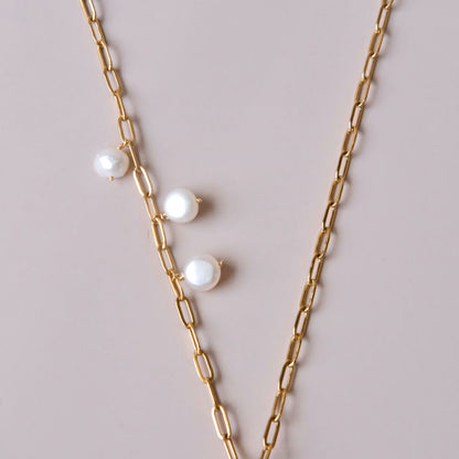 wired Pearls pendant with Chain necklace