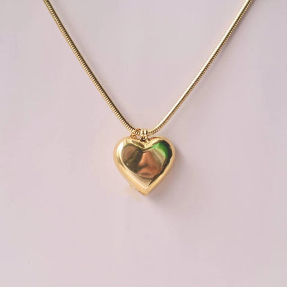 Big heart with small Charm Personaized style necklace Choker