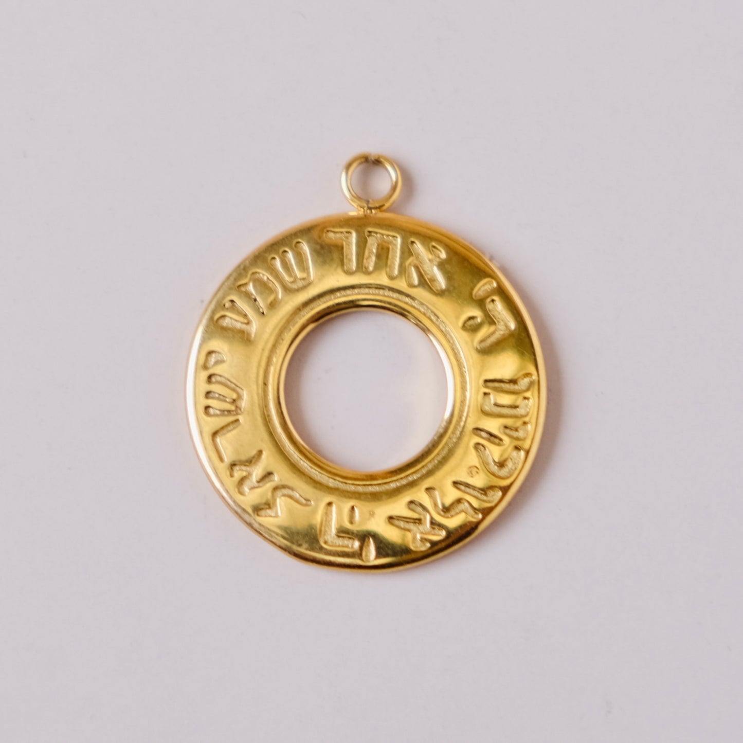 Circular charms pendant