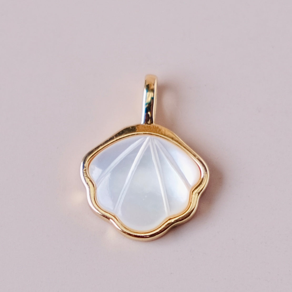 white shell charms pendant