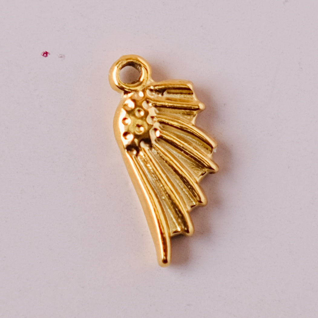 Wing charms pendant