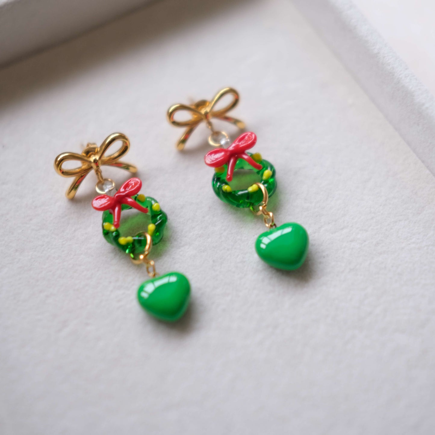 Holiday Cheer Jewelry Set – Festive Wreath &amp; Christmas Tree Charm