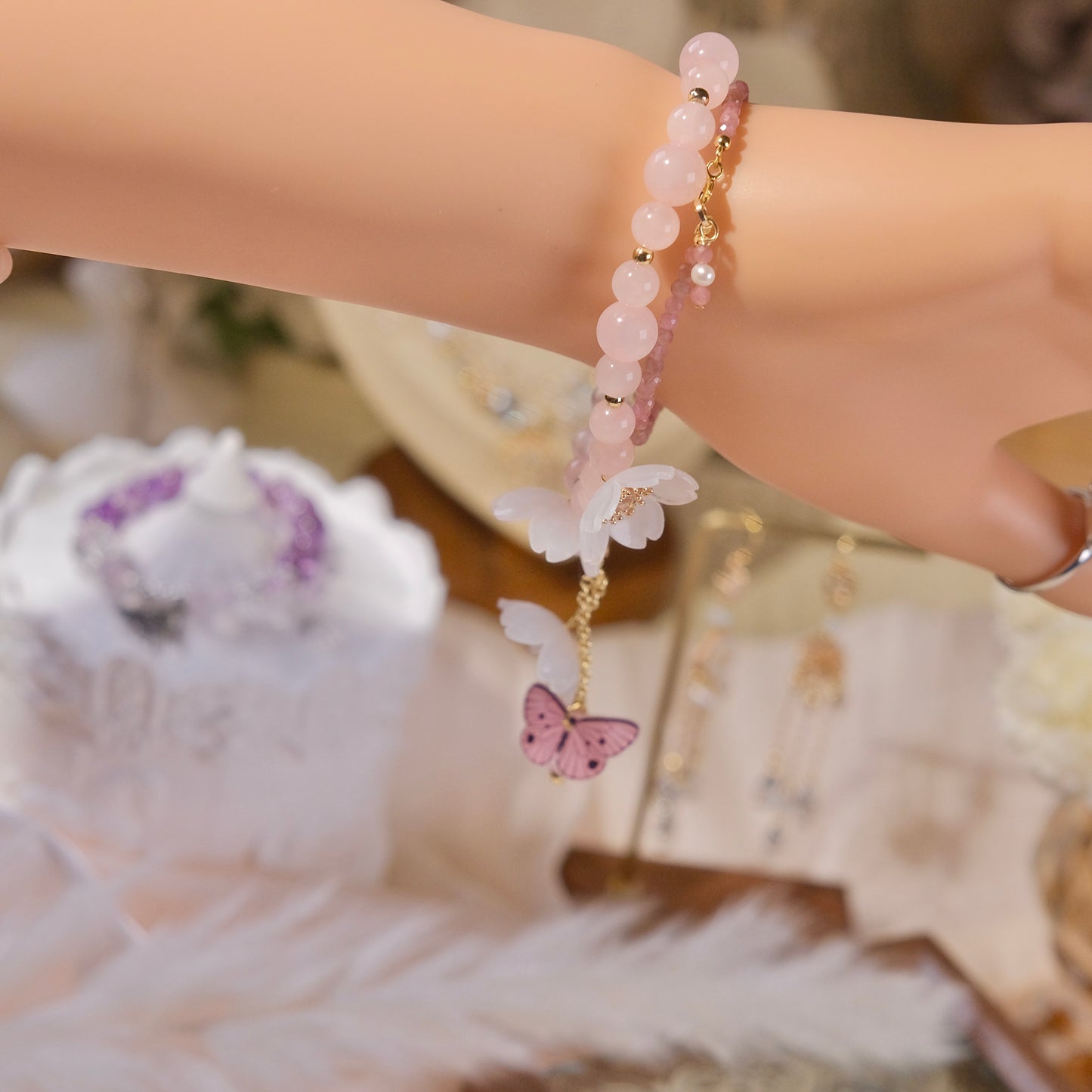 Pulsera de cuentas de cristal rosa con flor de resina, mariposa, joyería de moda para mujer