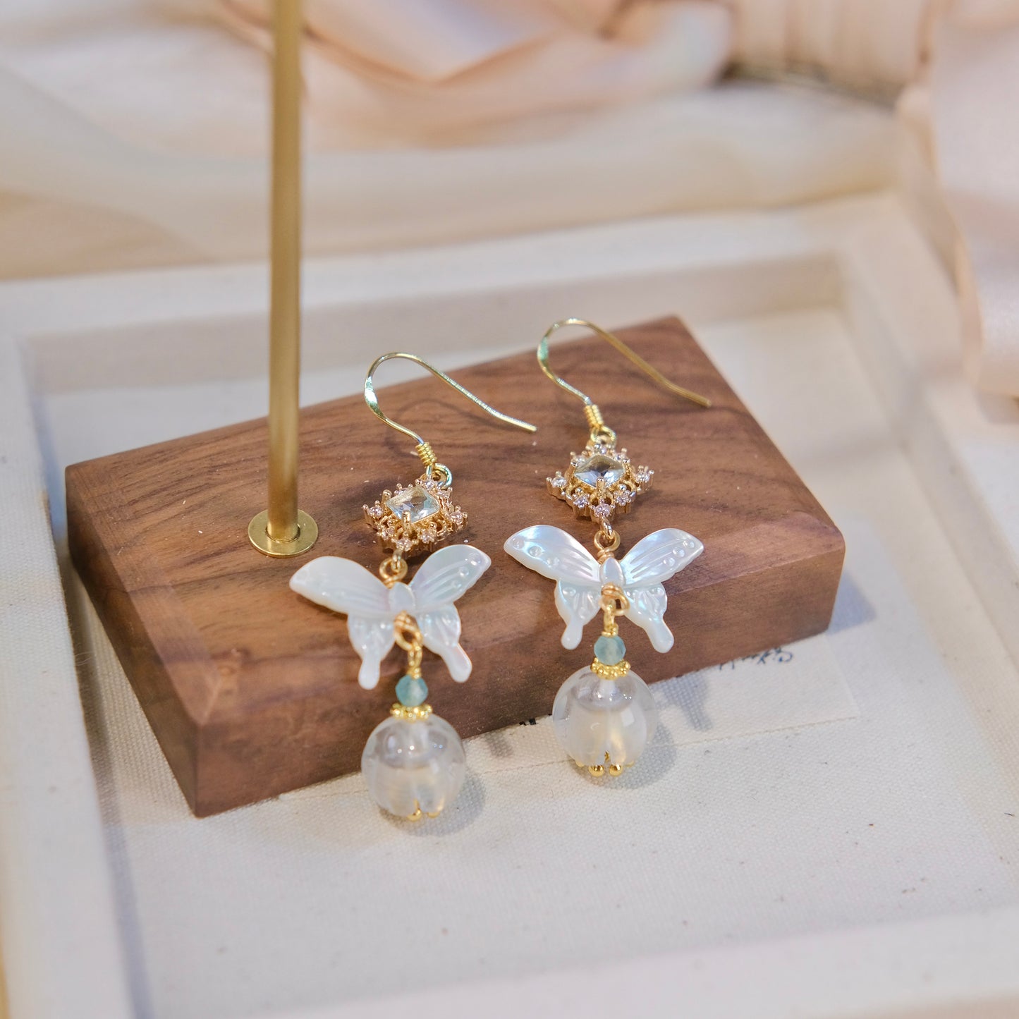 white butterfly with white crystal earring fashion woman jewelry